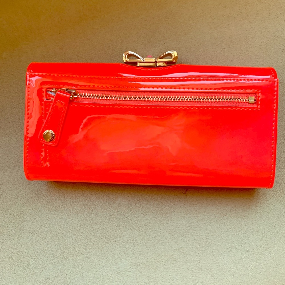 Matinee Wallet - All Eyes On You